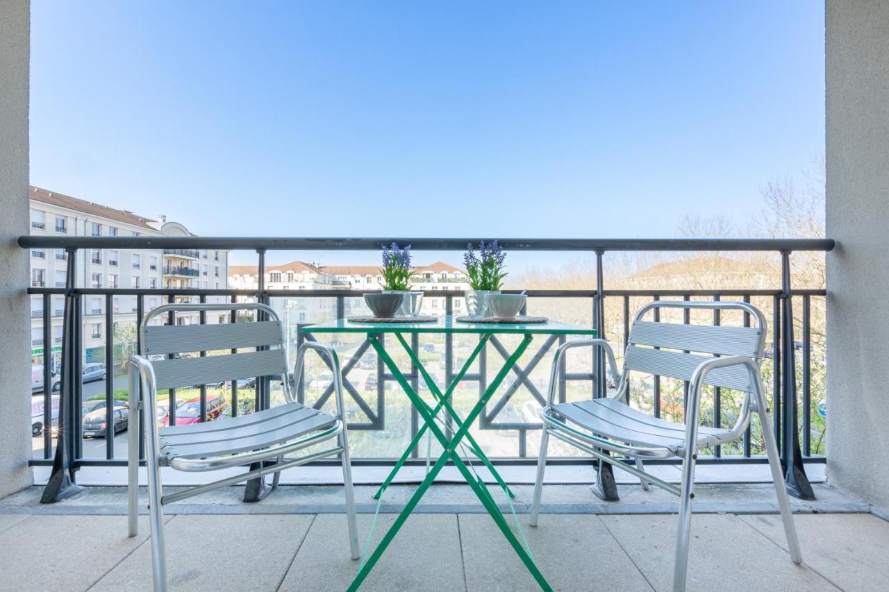 Family Travel Paris Apartman Bussy-Saint-Georges Kültér fotó